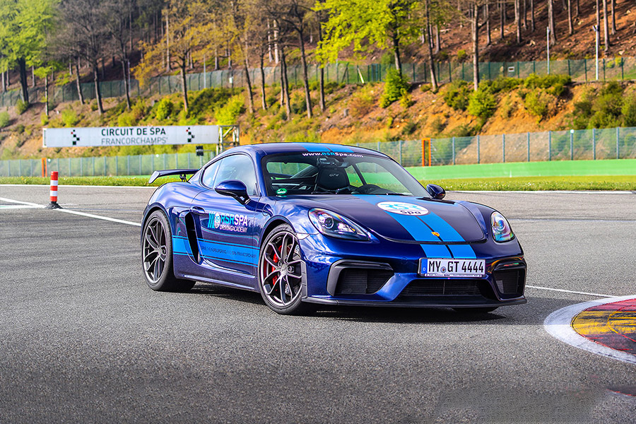 Porsche Cayman GT4 (718)